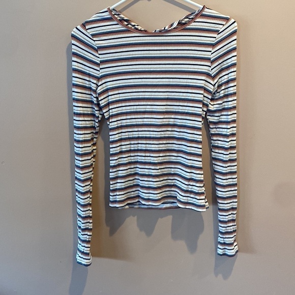 Hollister long sleeve - Picture 3 of 3